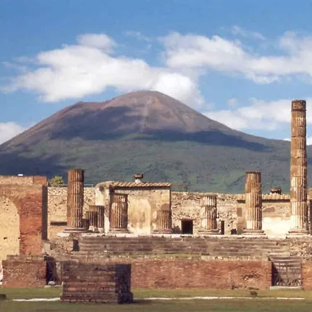 Lura Oda ve Kahvaltı Pompei
