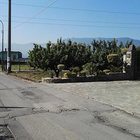 Oda ve Kahvaltı Lura Pompei