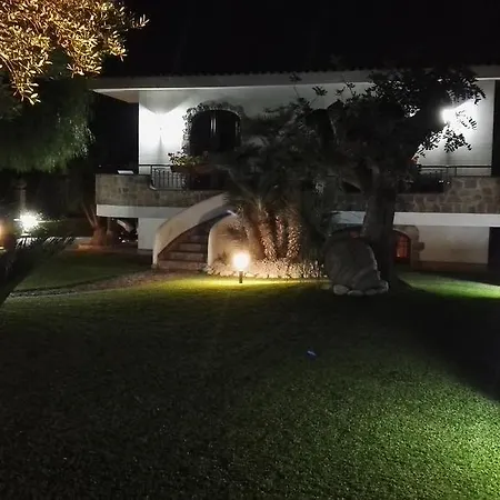 Oda ve Kahvaltı Lura