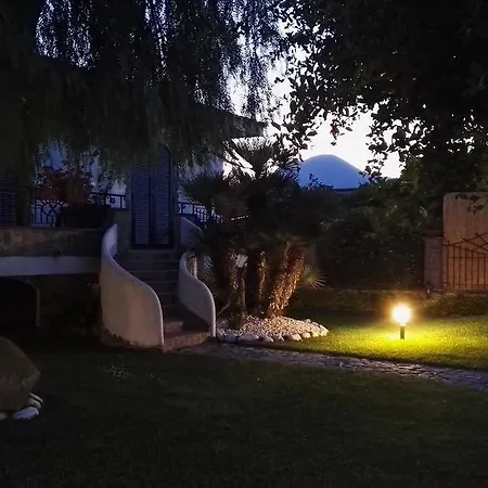 Oda ve Kahvaltı Lura *