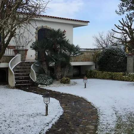 Oda ve Kahvaltı Lura Pompei